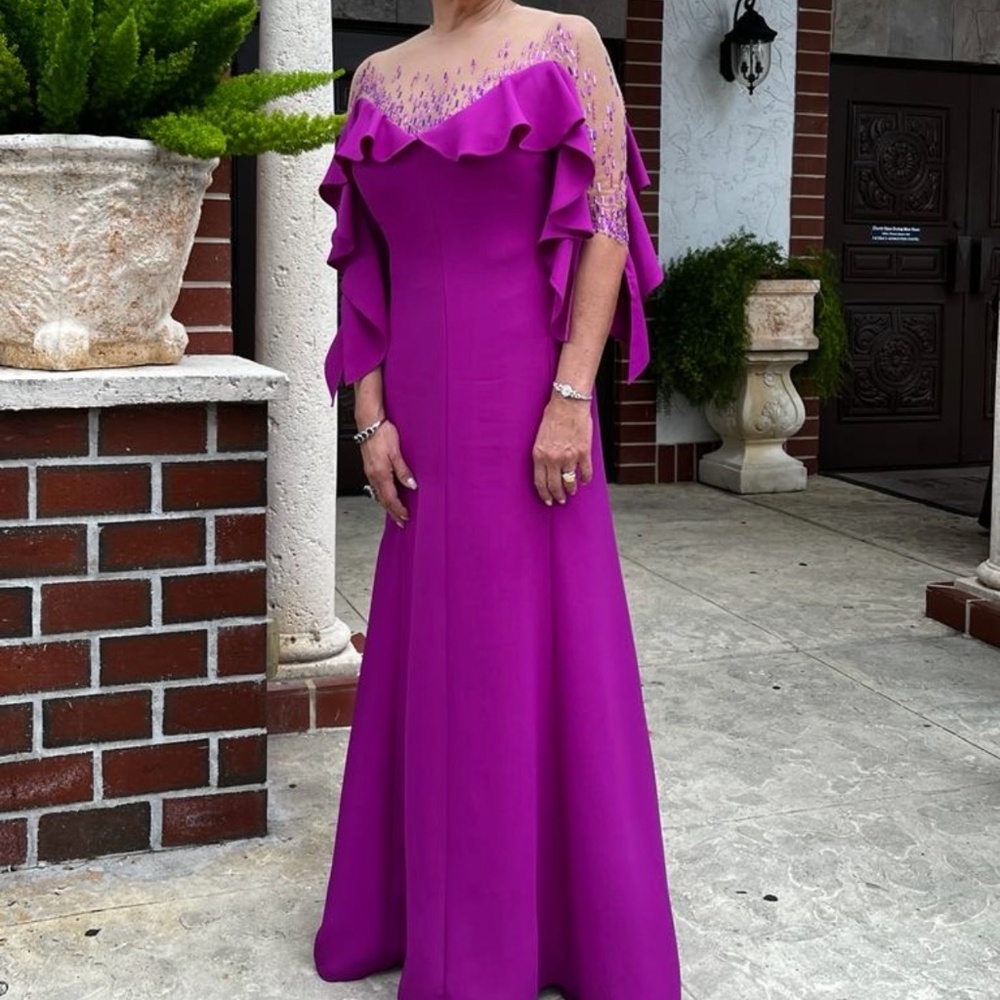 Angel Sanchez Couture Gown – Fuchsia Beaded Illusion Evening Dress – Designer Fo - Picture 4 of 5